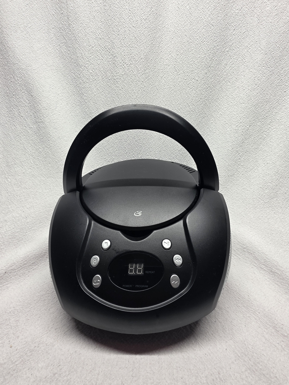 GPX Portable CD Boombox (Model BC112B) is a compact, top-loading audio Player